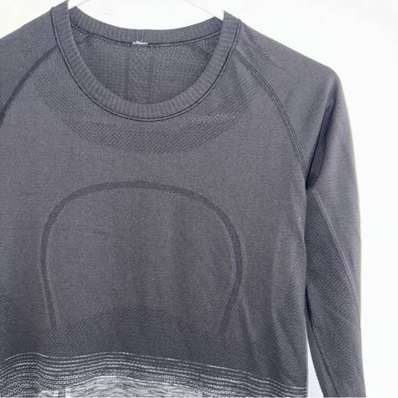 Lululemon Swiftly Tech Long Sleeve
Crew size 6
White / Black - Picture 10 of 12